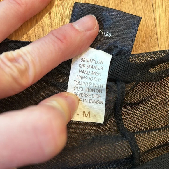 Frederick’s of Hollywood Negligee Lingerie Black Ruffle Bra Top Size Medium - Picture 8 of 8